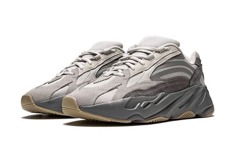 adidas yeezy boost 700 v2 replicas cheap